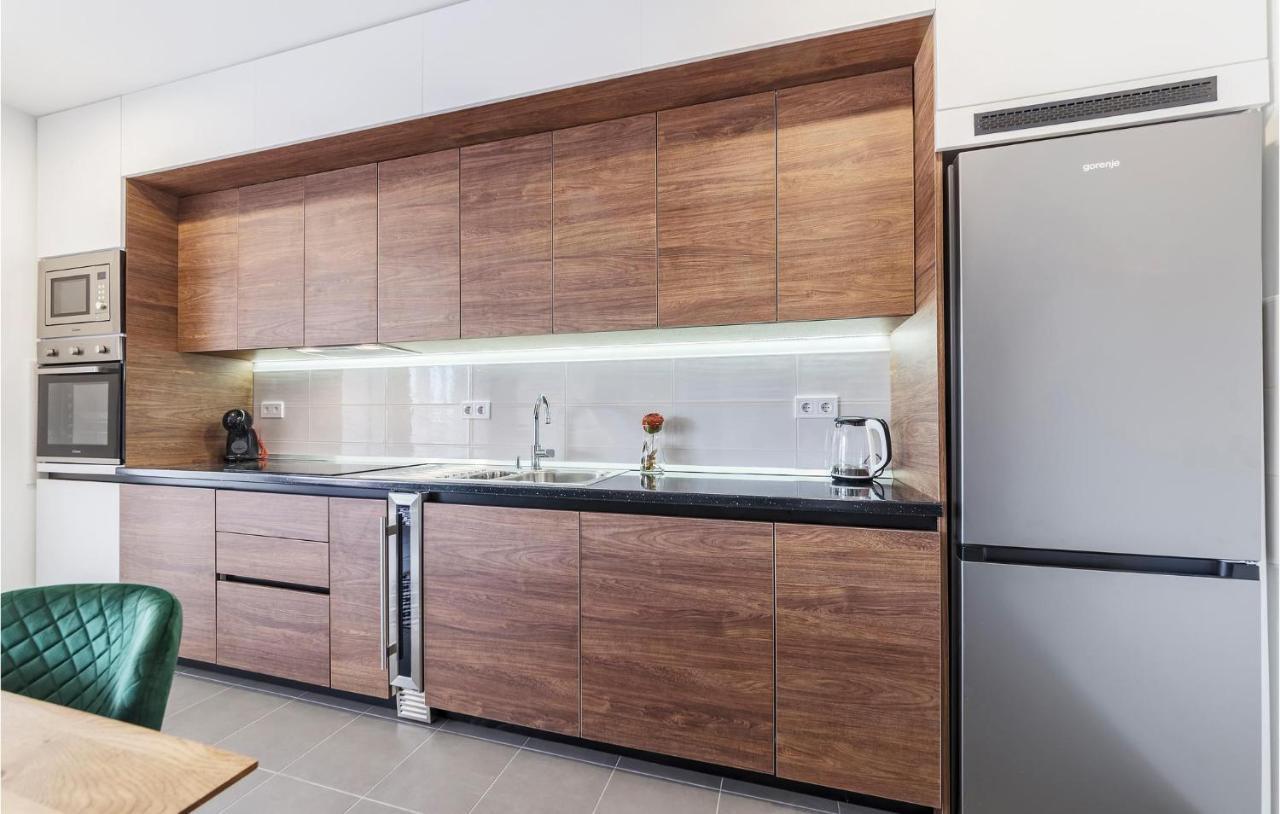 Amazing Apartment In Premantura With Kitchen Esterno foto
