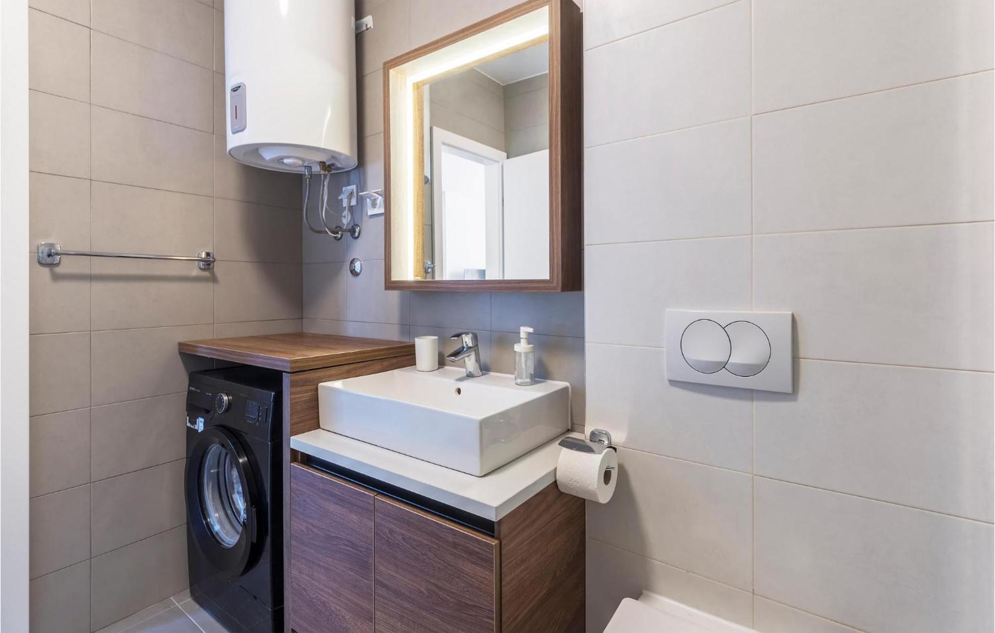 Amazing Apartment In Premantura With Kitchen Esterno foto