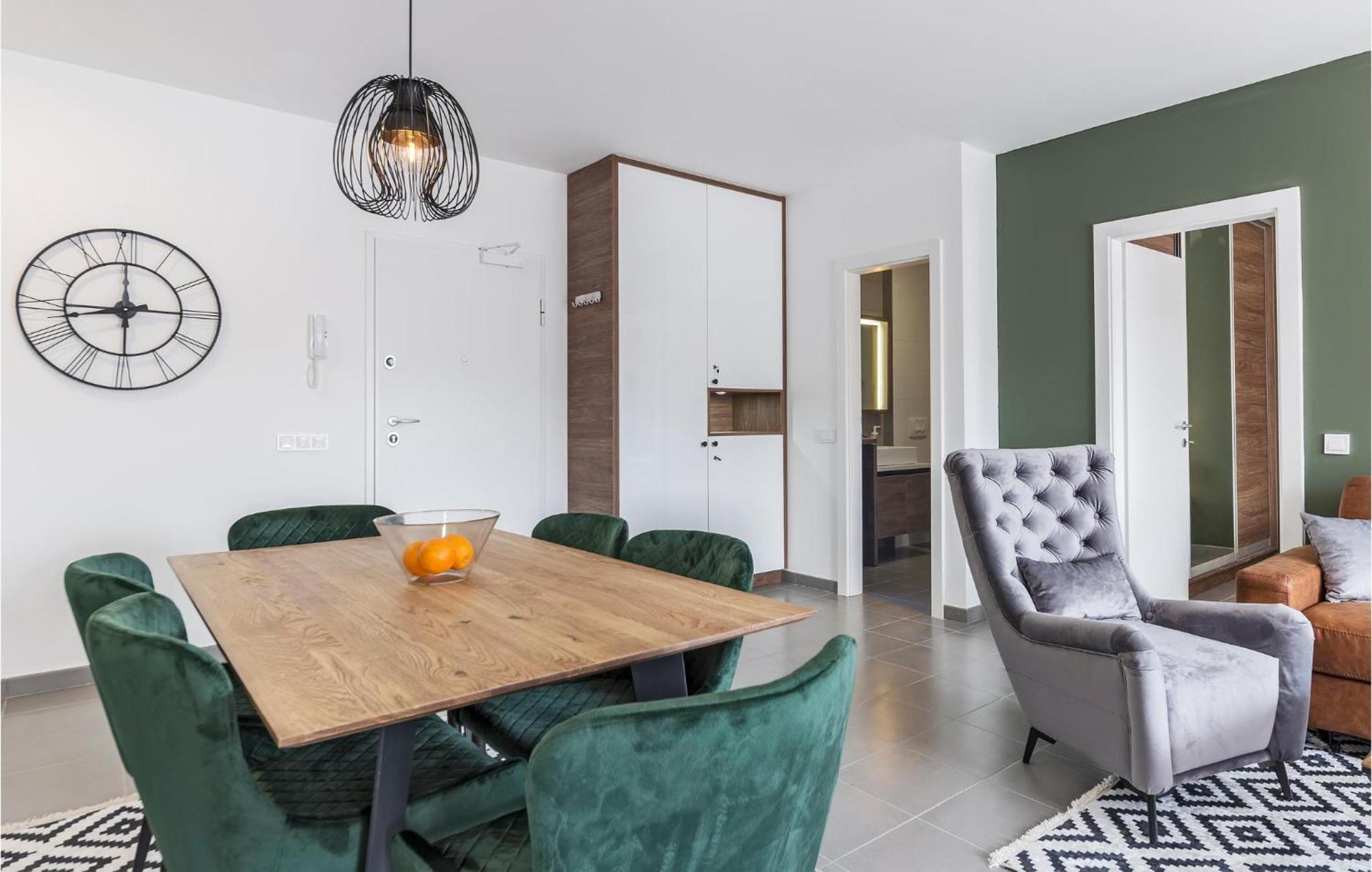 Amazing Apartment In Premantura With Kitchen Esterno foto