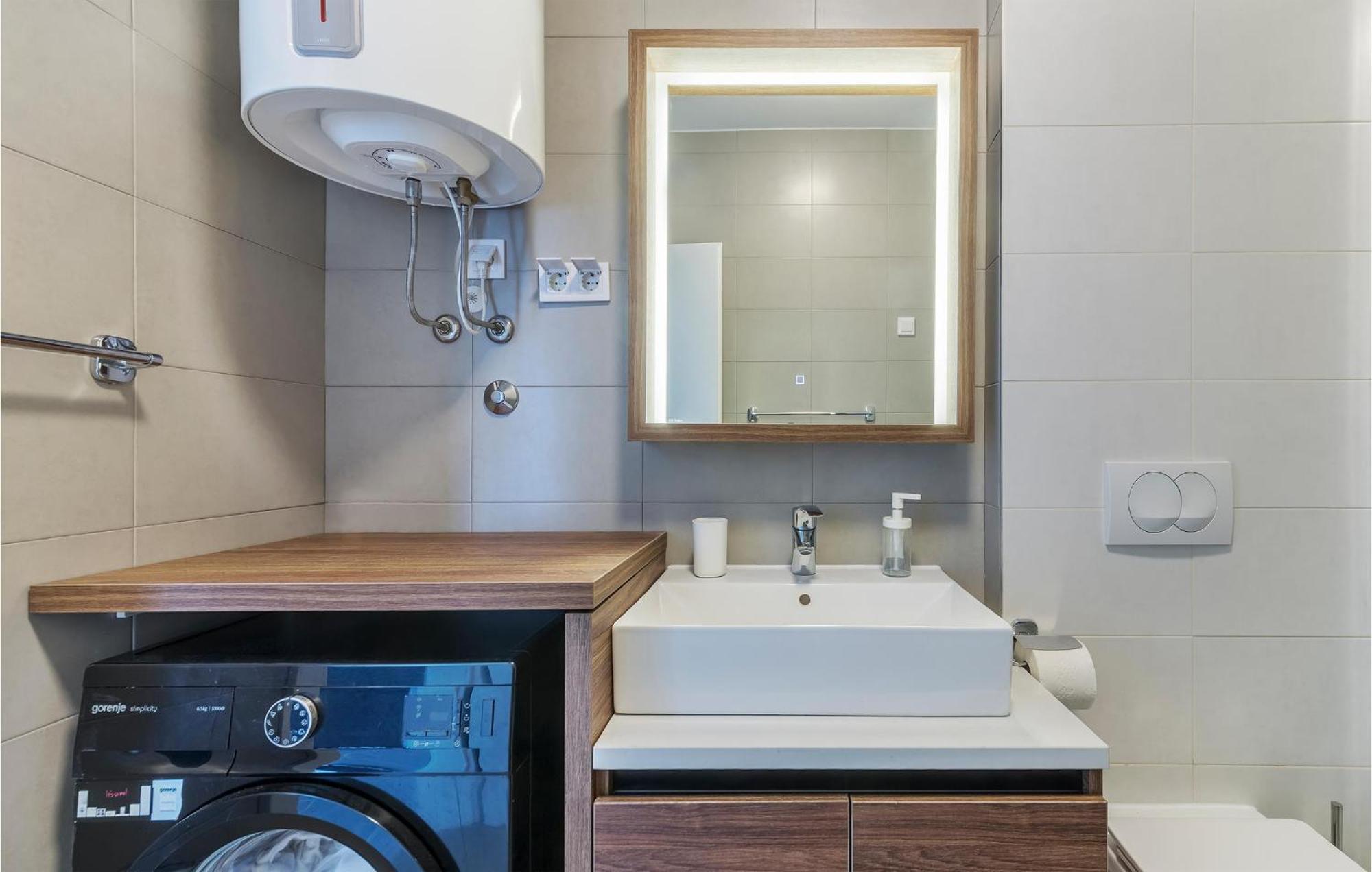 Amazing Apartment In Premantura With Kitchen Esterno foto