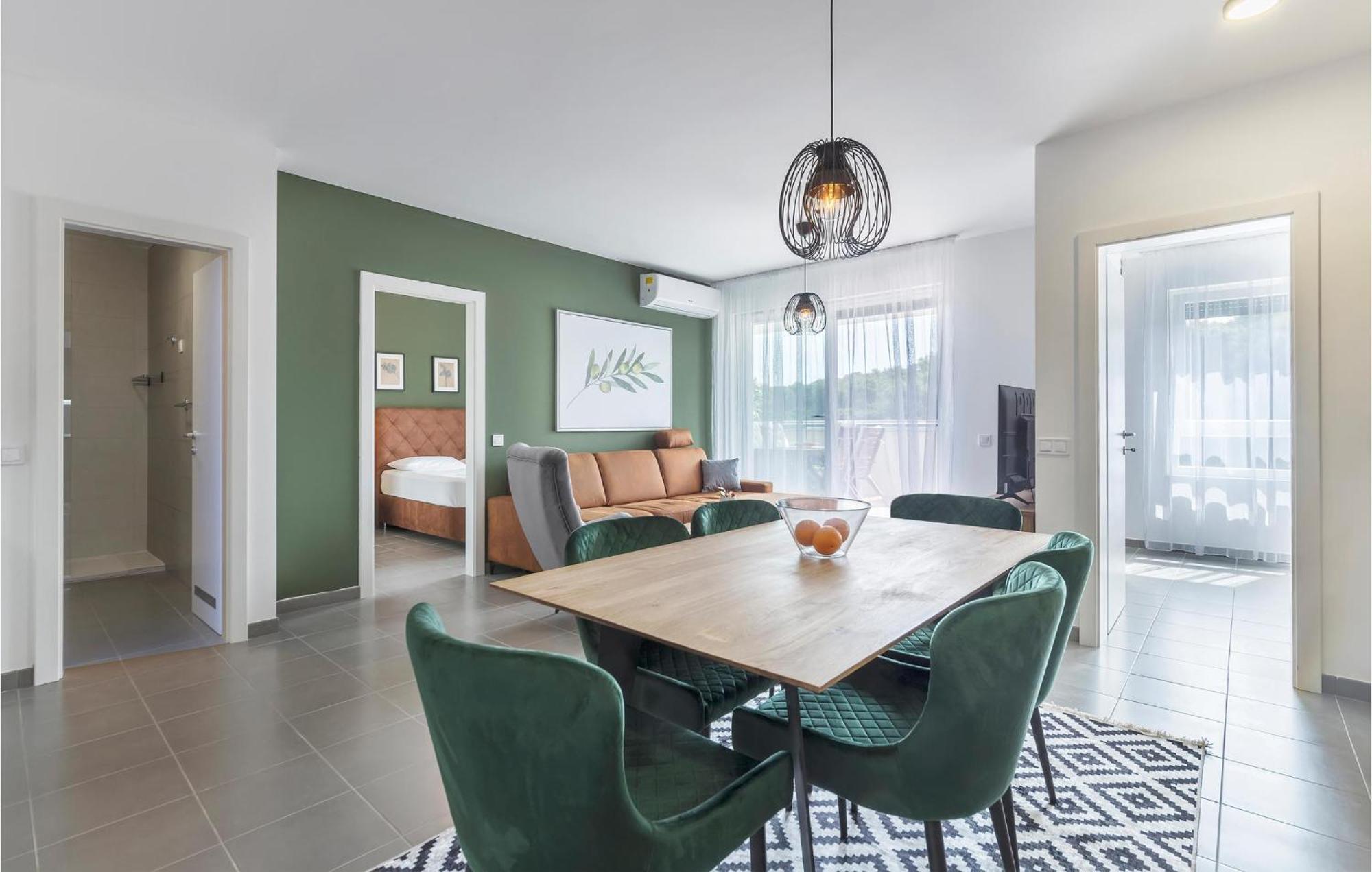 Amazing Apartment In Premantura With Kitchen Esterno foto