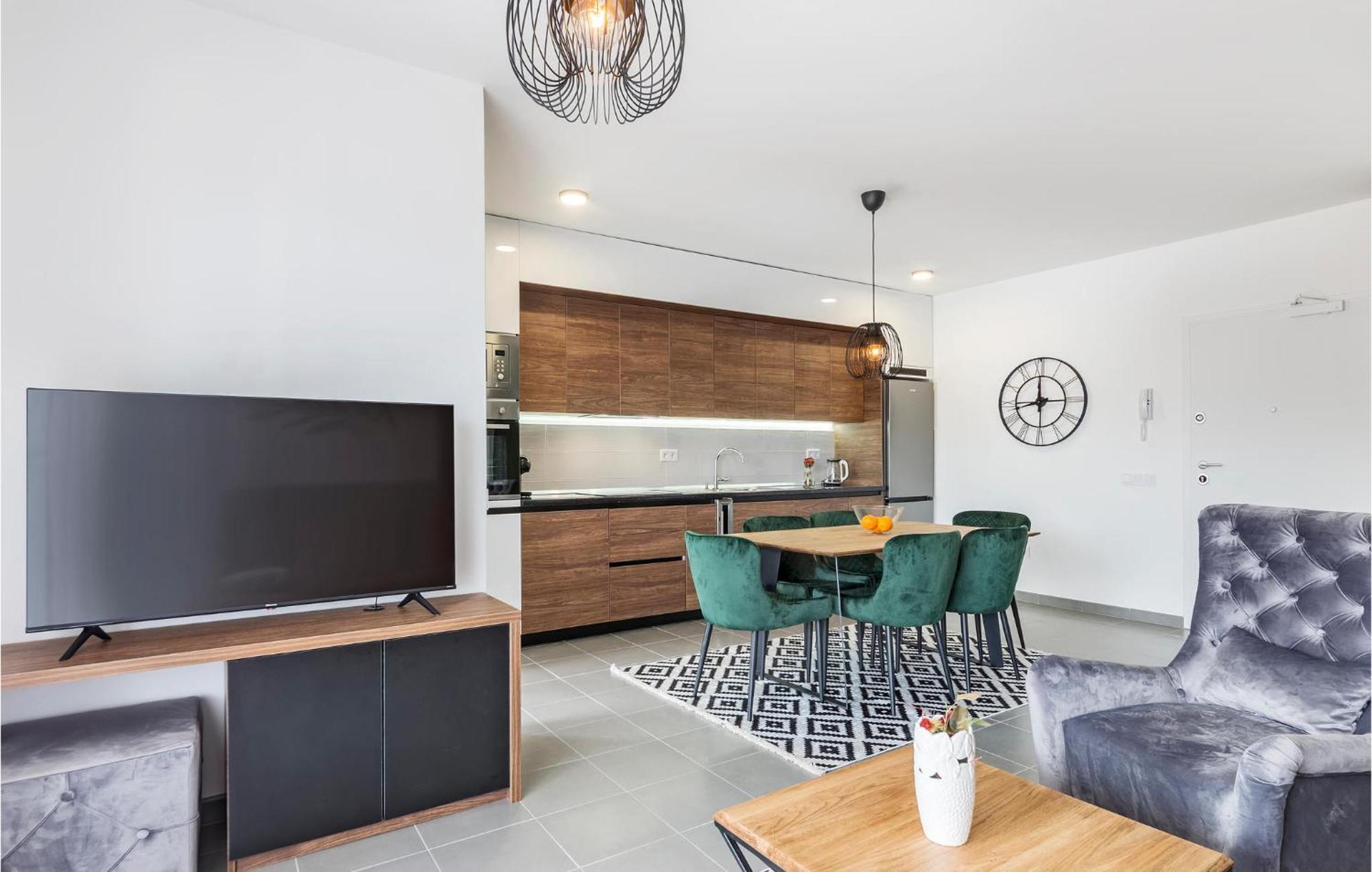 Amazing Apartment In Premantura With Kitchen Esterno foto