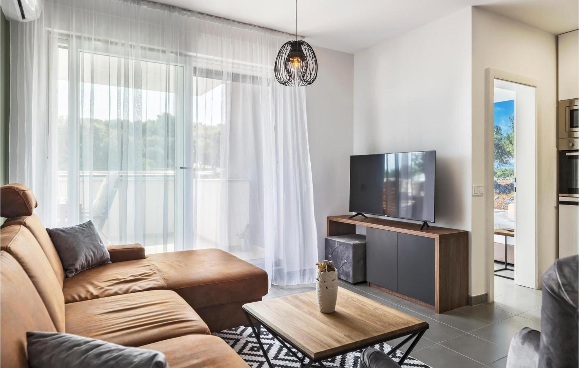 Amazing Apartment In Premantura With Kitchen Esterno foto